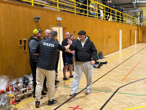 Nojebal trojic 26.12.2025 12